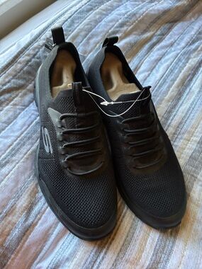 Skechers Men's Black Mesh Lace-Up Sneakers